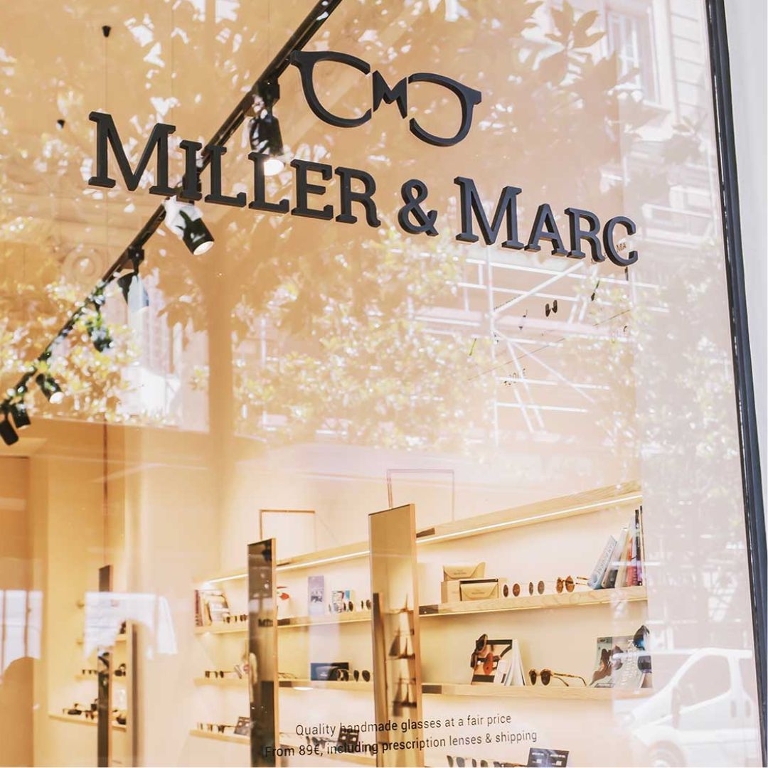 Fachada de la óptica Miller & Marc en Gran de Gracia Barcelona