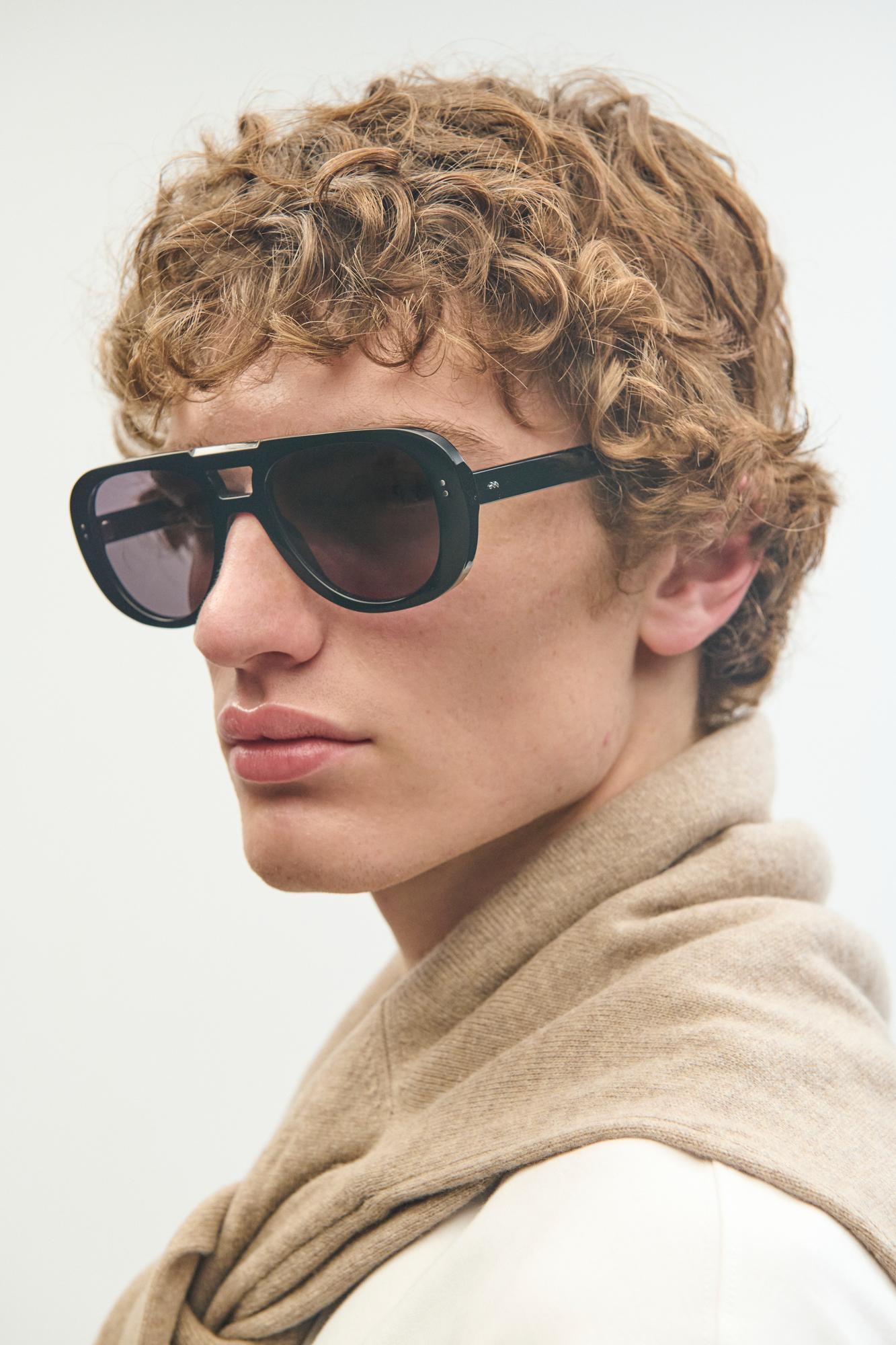 Cameron-sol-black-13