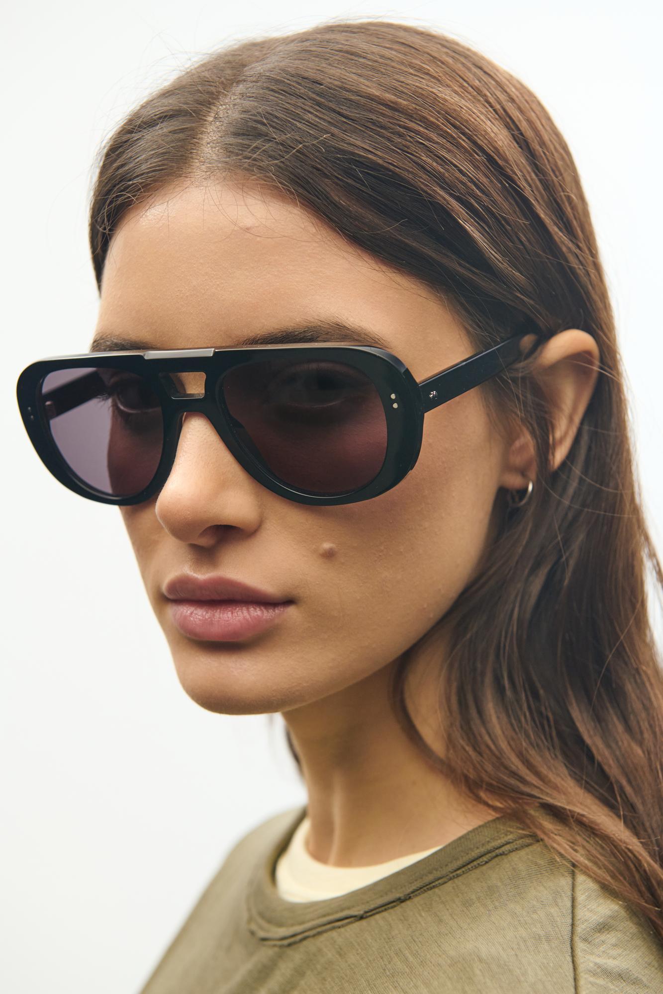 Cameron-sol-black-10