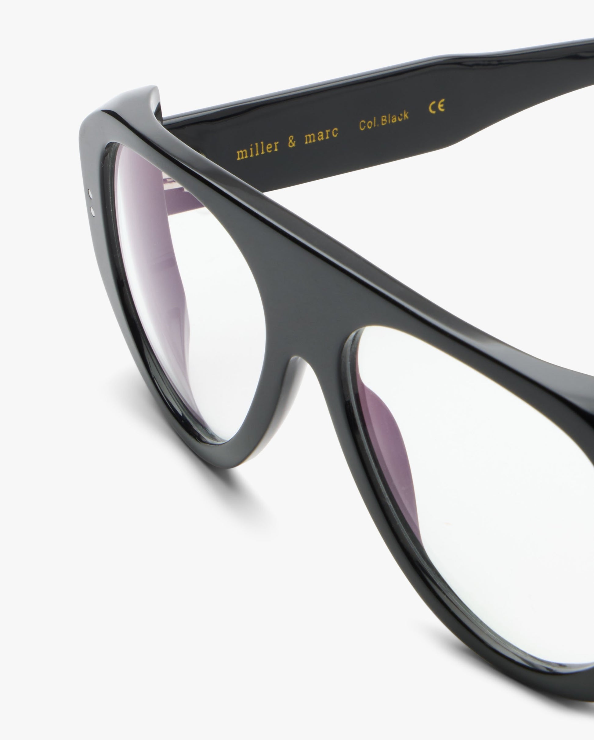 Cleo-graduadas-black-02