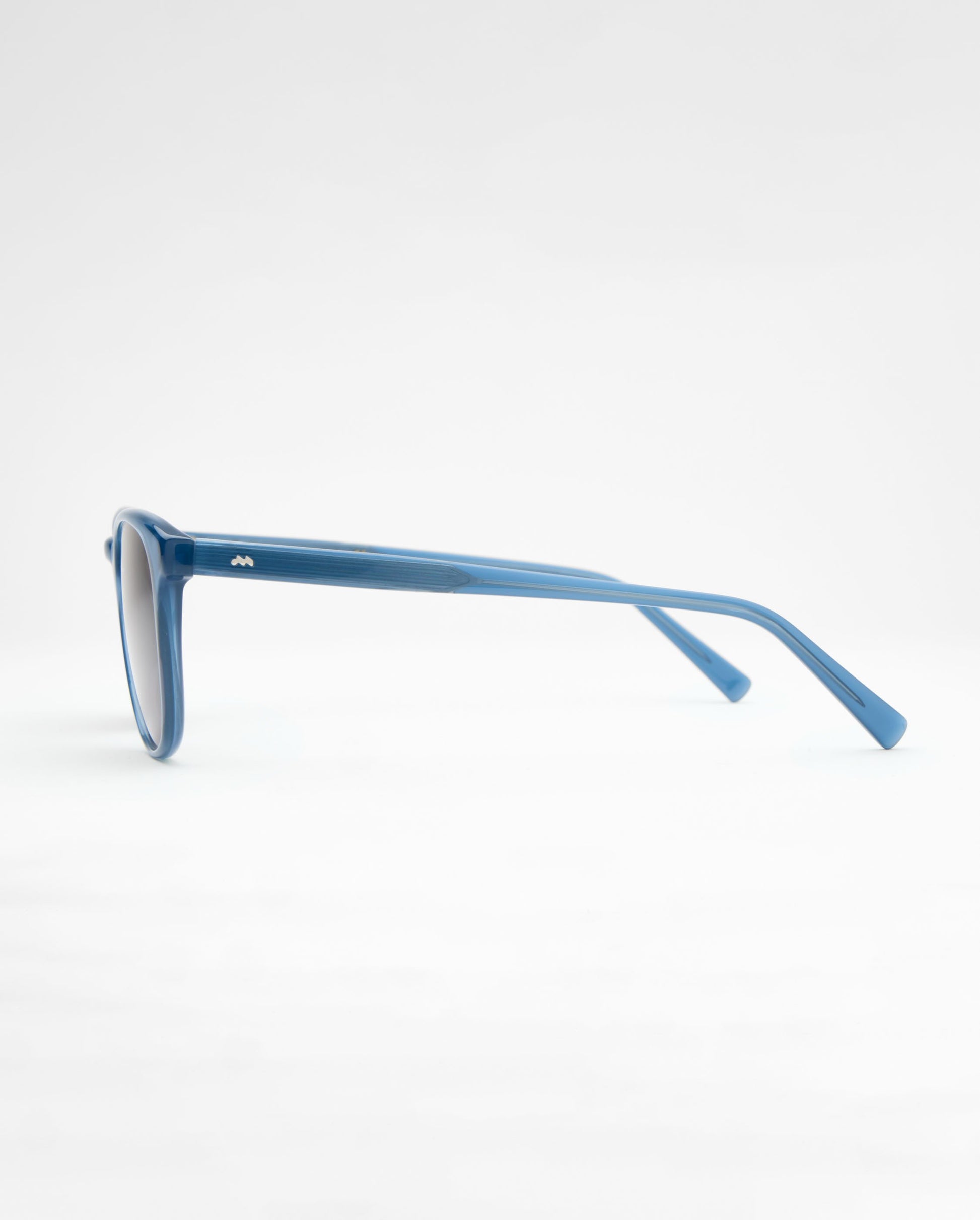 Grant-sol-glazed-blue_02