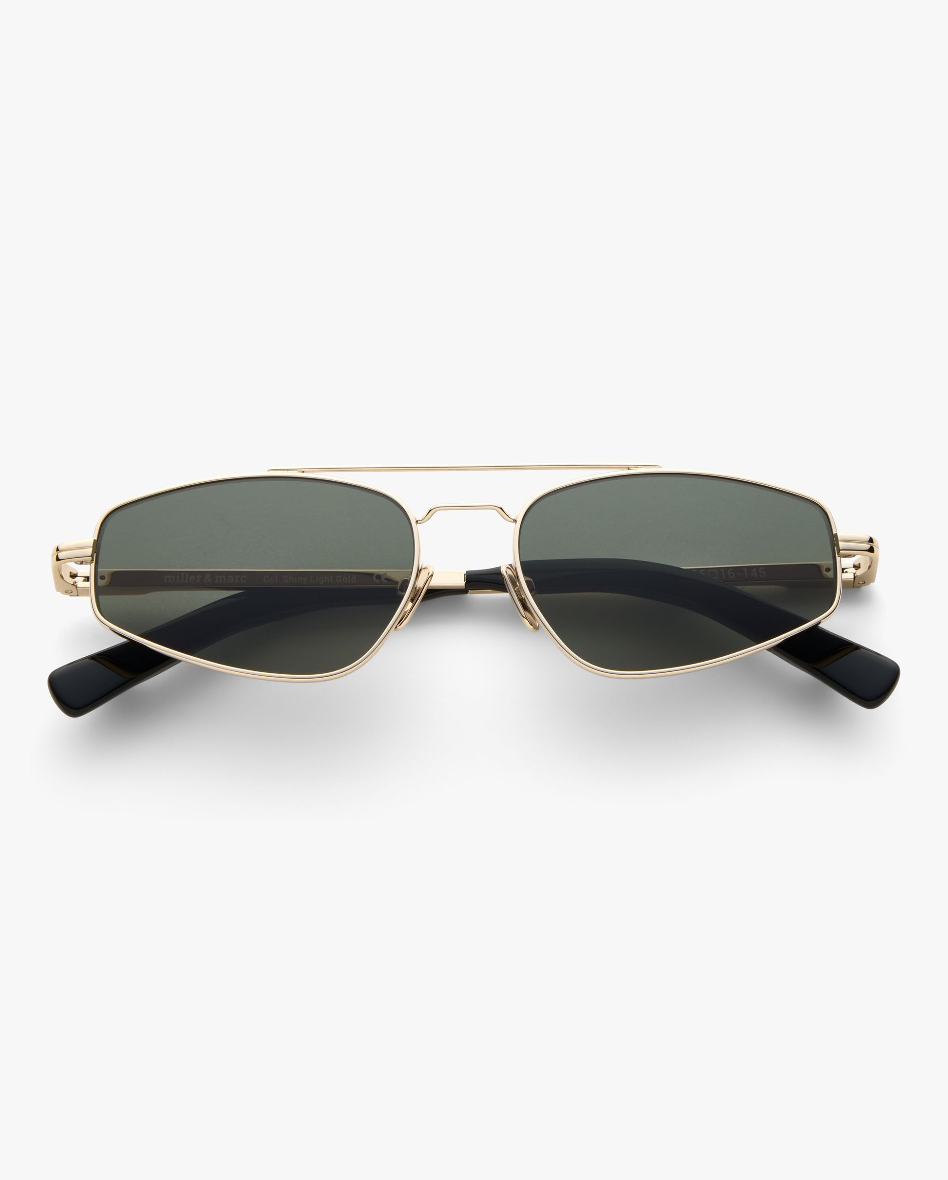 Jessie-sol-ligth-gold_01