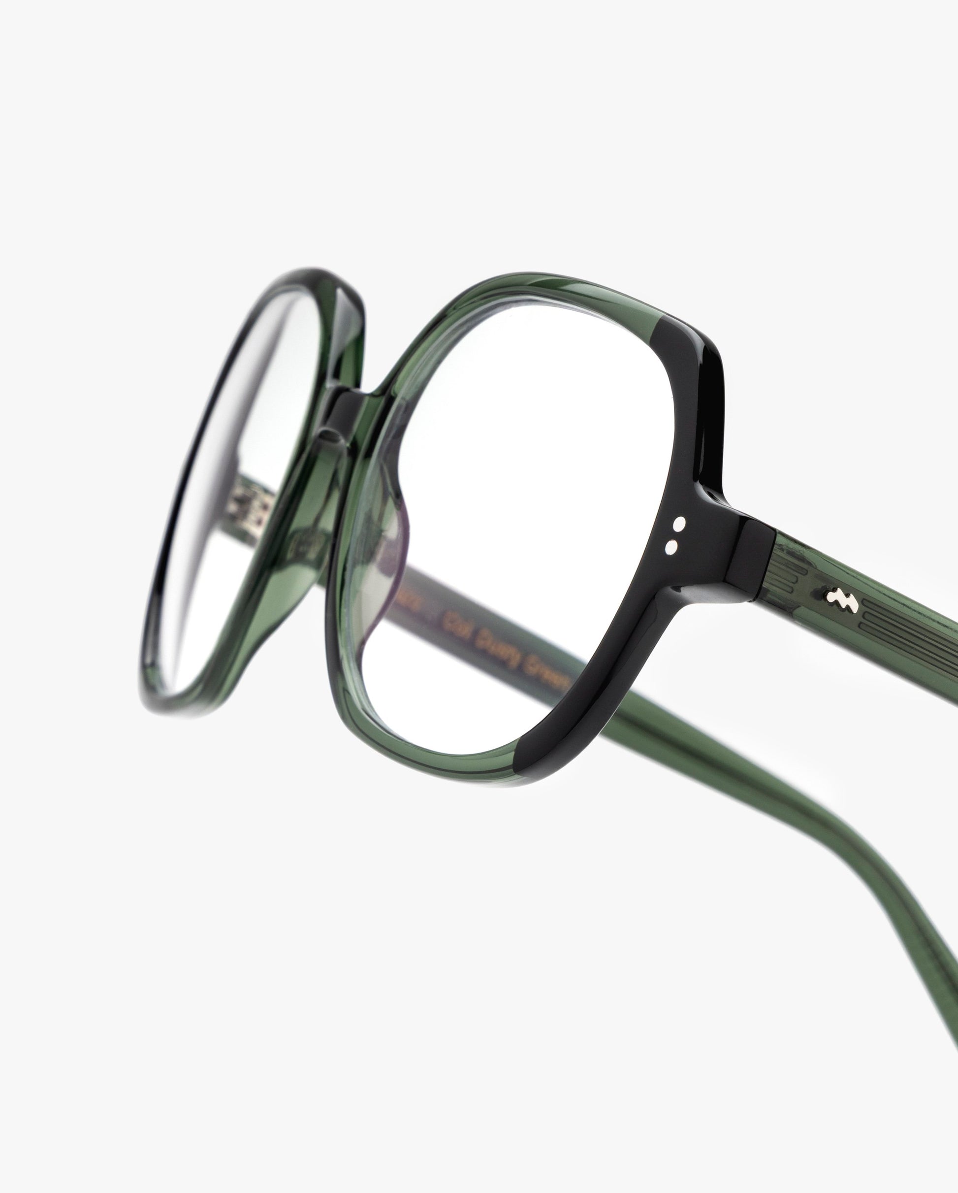 Lesley-graduadas-Dusty-Green-02