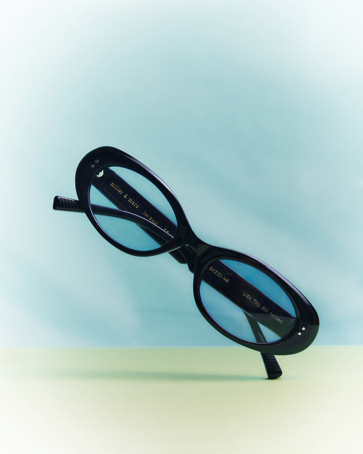 Gafas con lentes azules