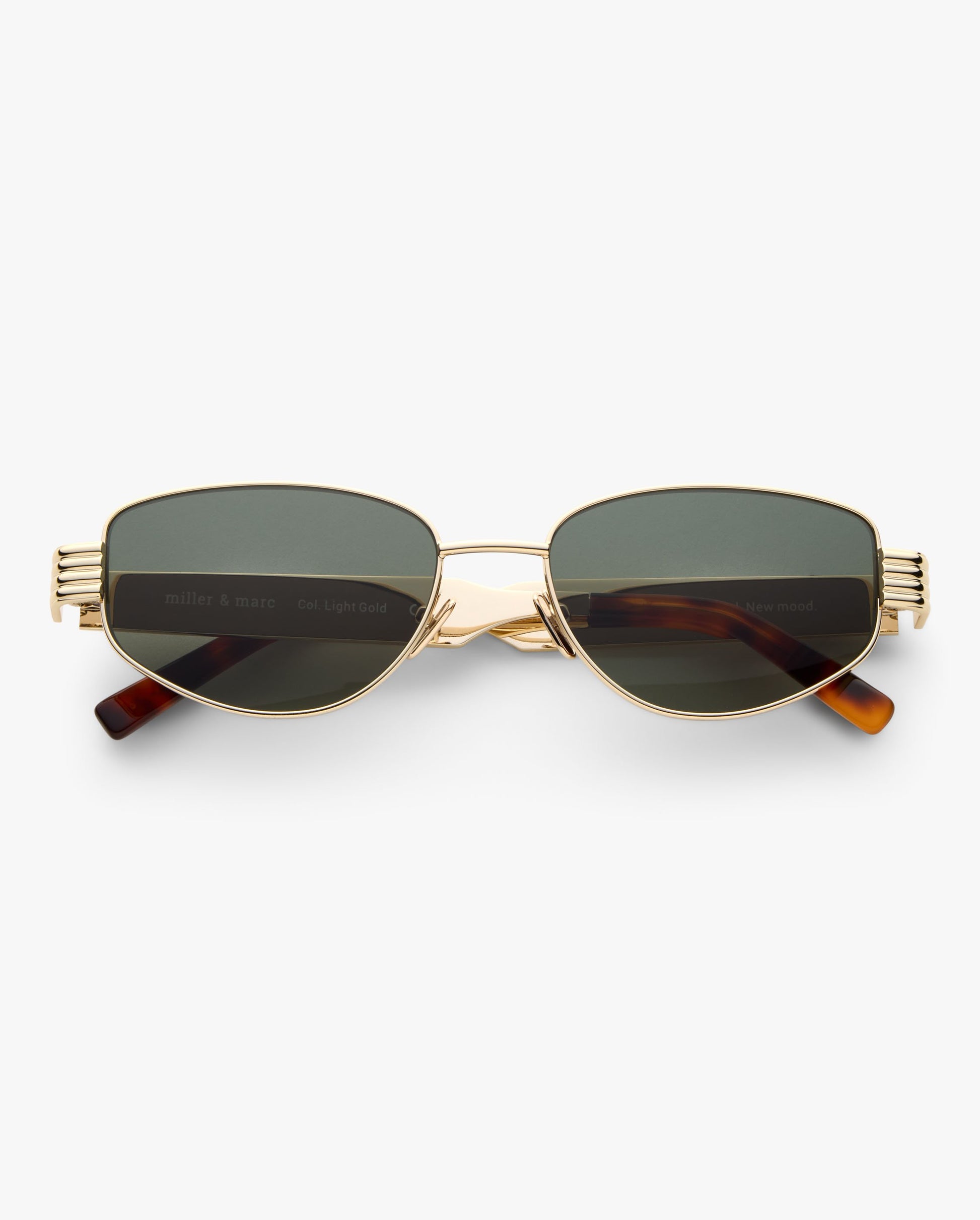 Vivian-sol-light-gold-01