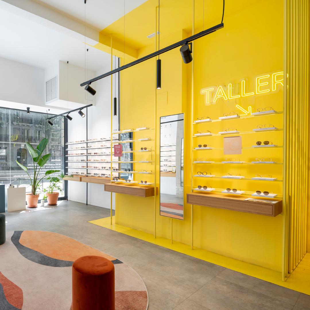 Otra perspectiva del interior de la óptica Miller & Marc en Chamberí Madrid