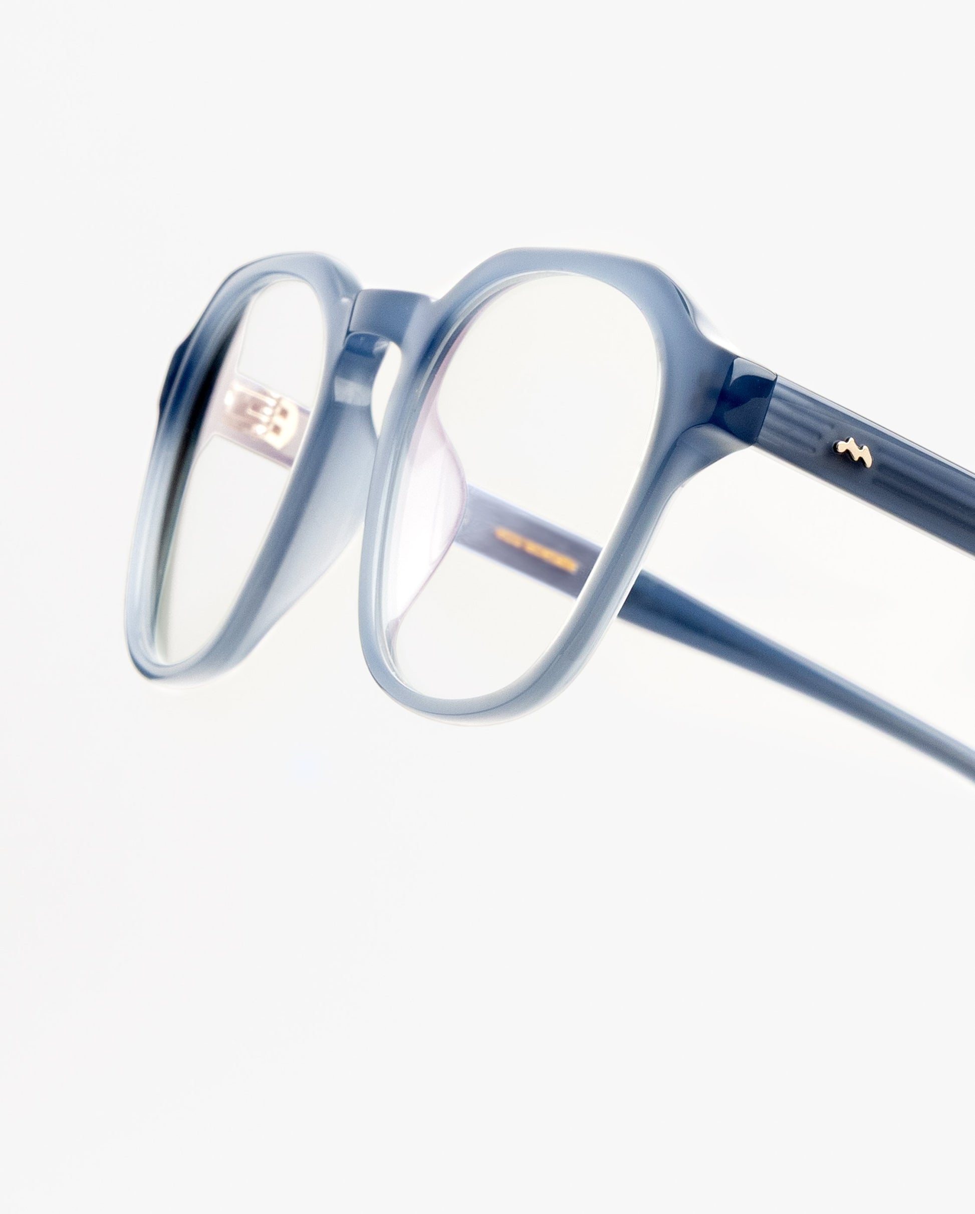 luca-graduadas-bluish-gray_02